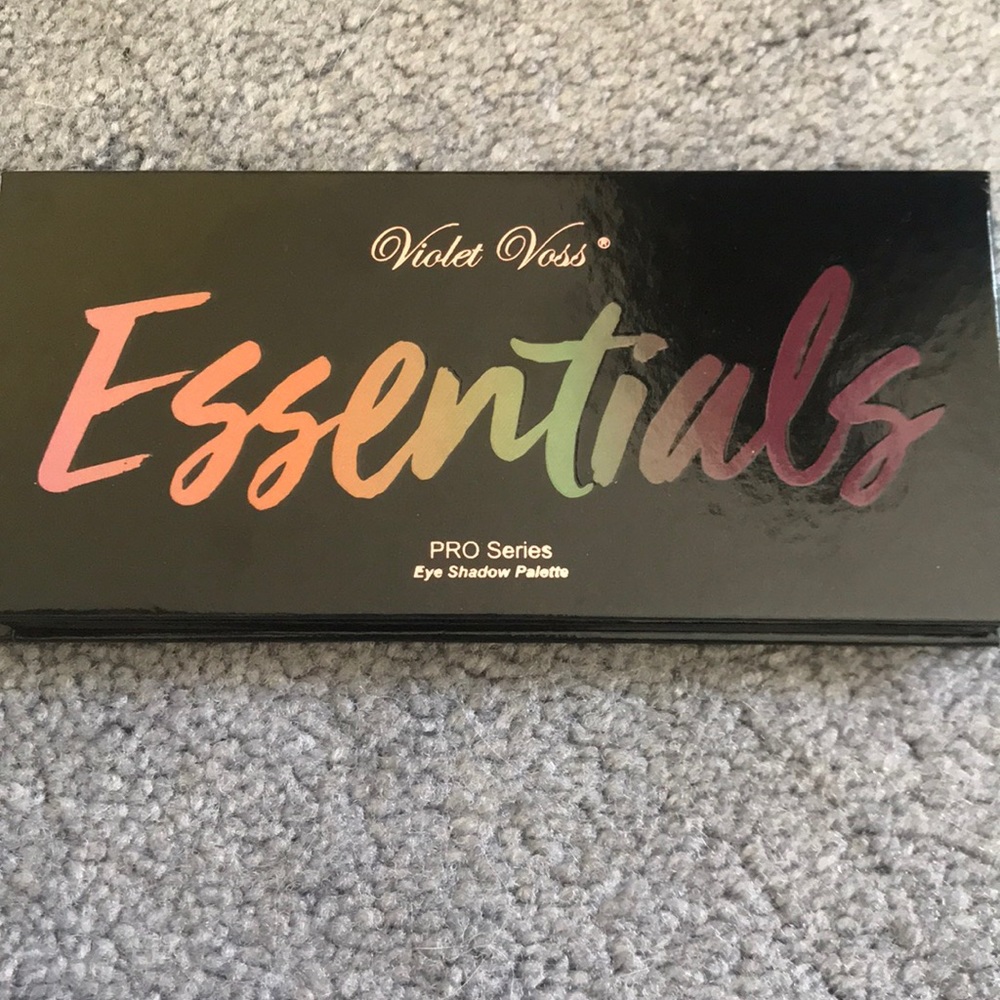 Violet Voss eye shadow palette